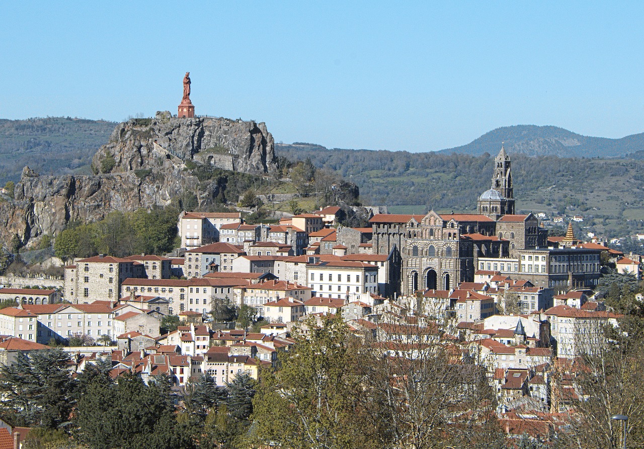 Auvergne : montgolfière et randonnée dans la chaîne des Puys et au puy de Dôme