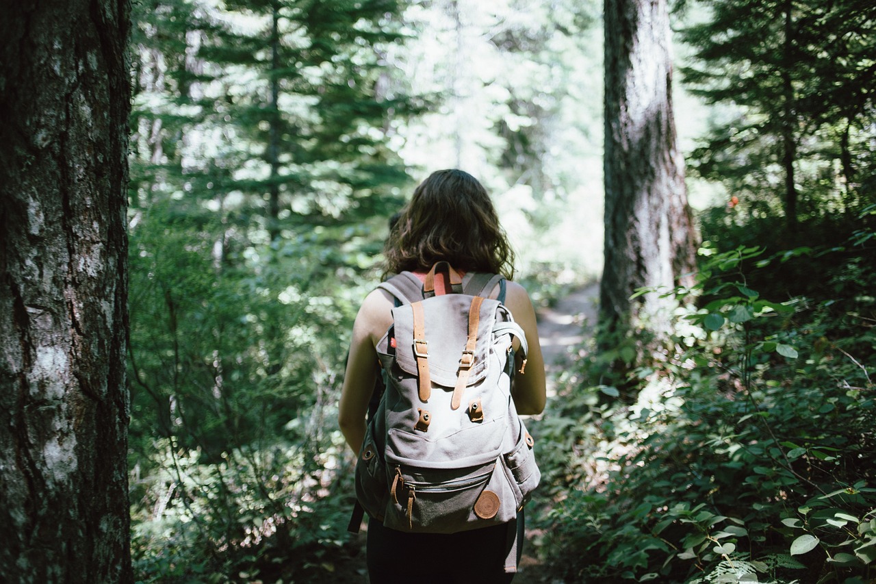 Les 10 essentiels de la randonnée : la liste d’équipement modernisée