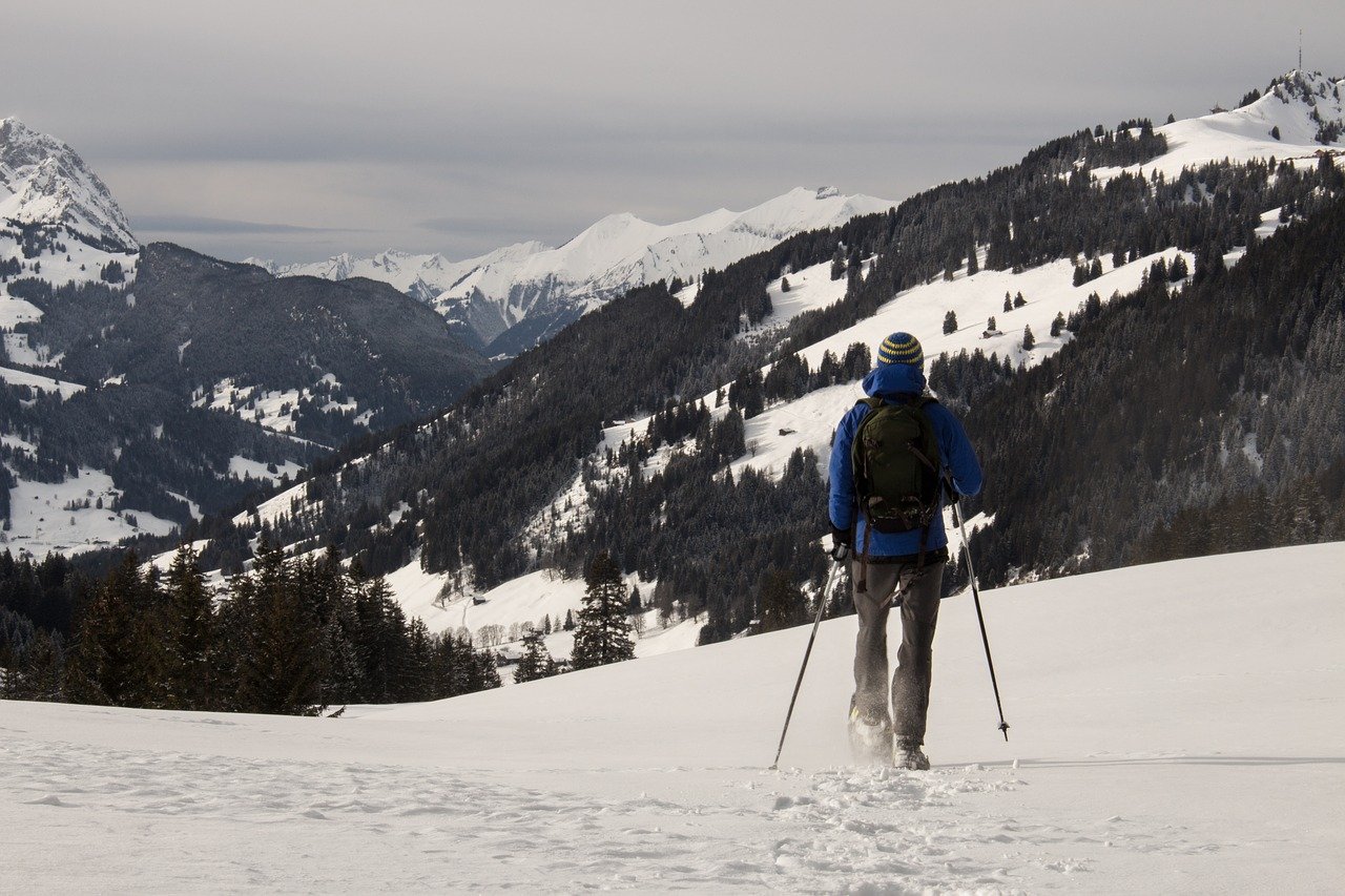 Raquettes à neige : comment débuter pour une première sortie