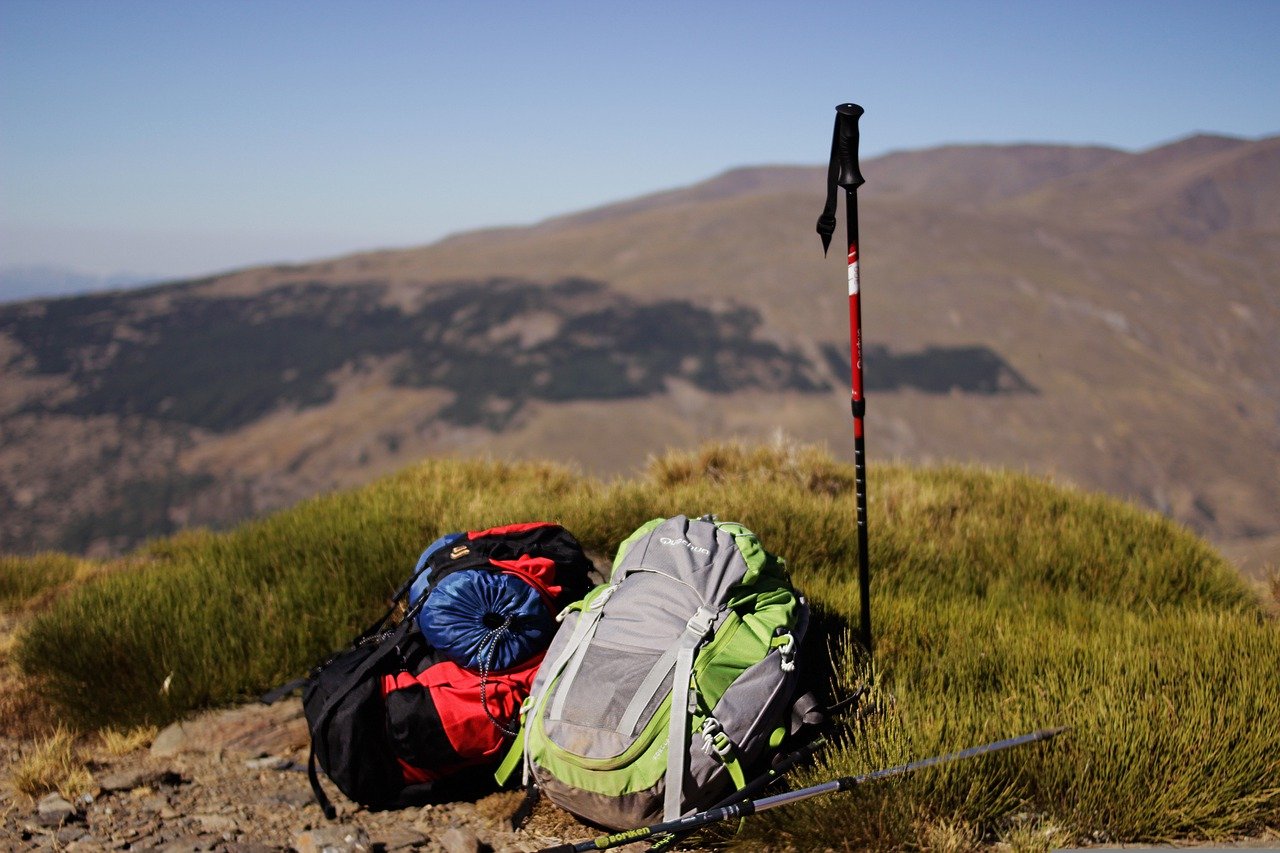 Équipement de camping et de randonnée : le matériel essentiel à emporter