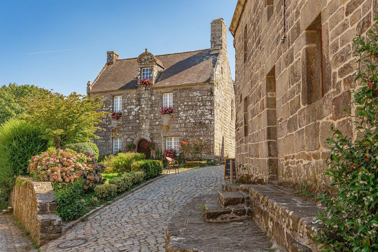 Villages pittoresques de France : 6 villages à découvrir à pied