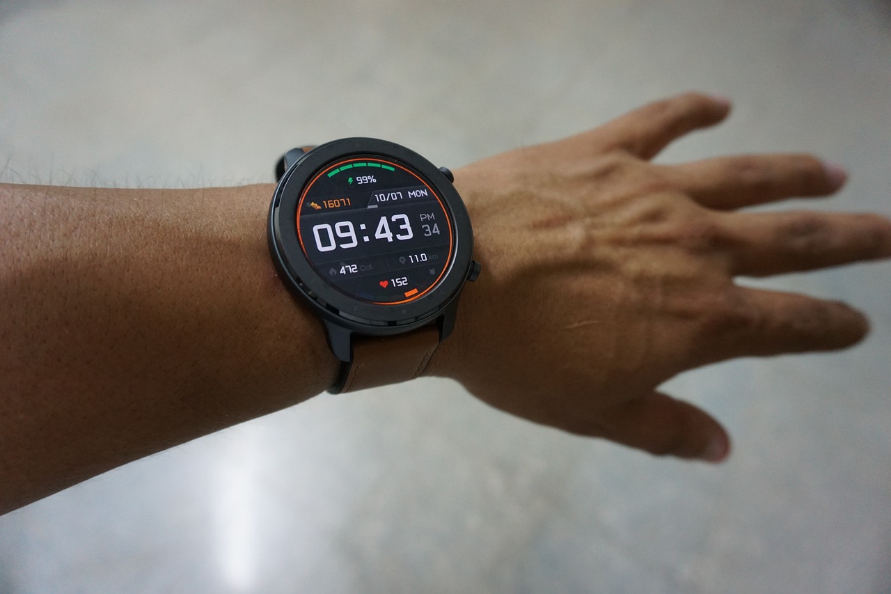 Montre connectée en randonnée : 8 fonctions vraiment utiles sur le sentier