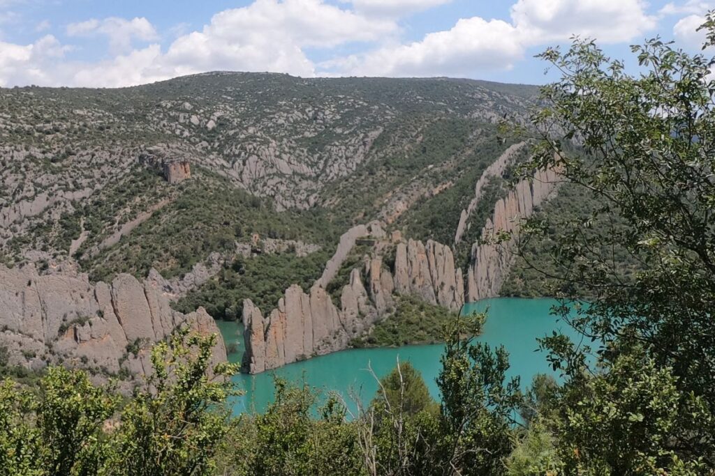 Piste caillouteuse menant de Viacamp vers le hameau de Finestras en Aragon