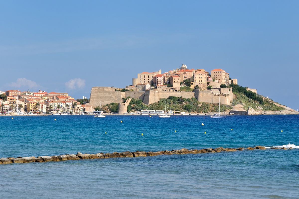 Randonnées autour de Calvi : les 10 plus beaux sentiers de Balagne