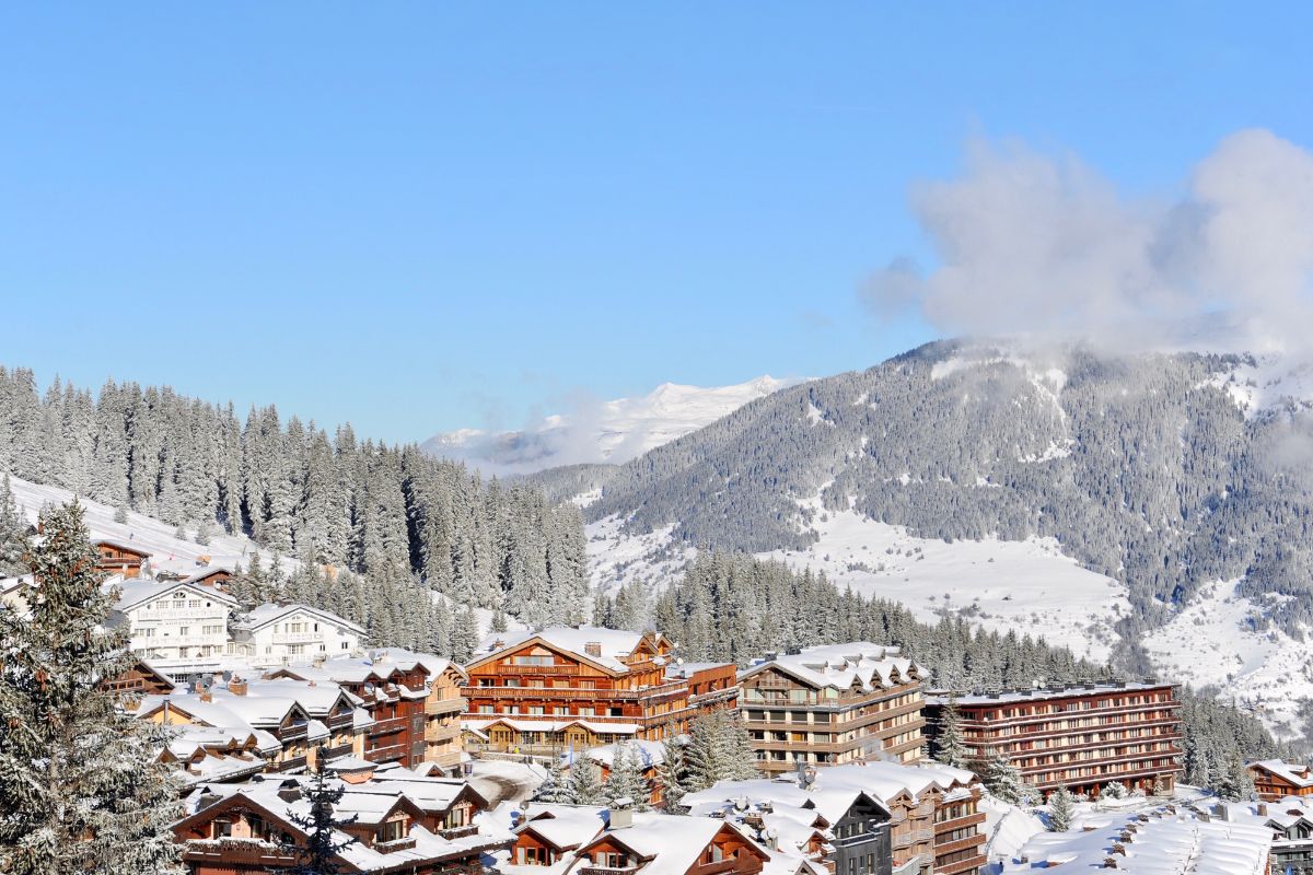 Stations de ski ouvertes à Pâques dans les Alpes : où skier en fin de saison