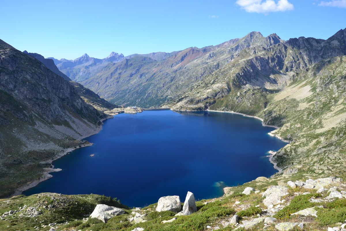 Les 8 plus beaux lacs des Pyrénées à photographier : accès, durée et conseils