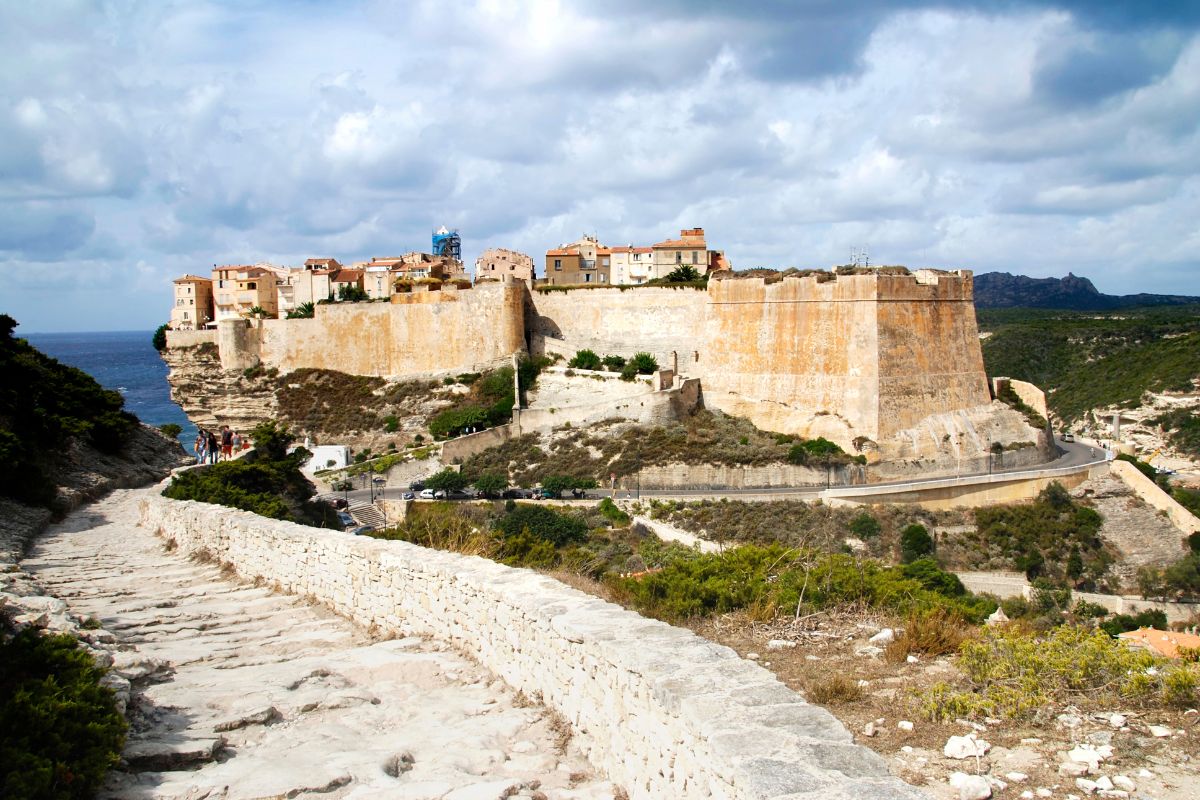 Ronda, Manarola, Meteora, Bonifacio, Phugtal : 5 lieux suspendus au-dessus du vide