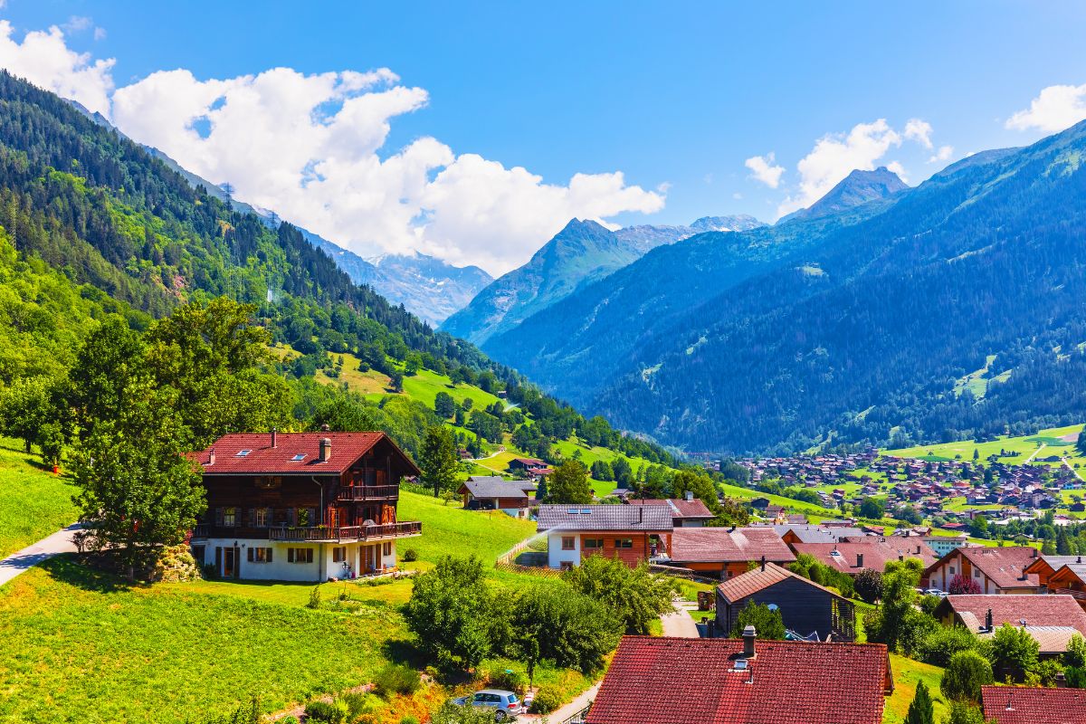5 villages de montagne préservés : Saint-Véran, La Grave, Évol, Sainte-Agnès…