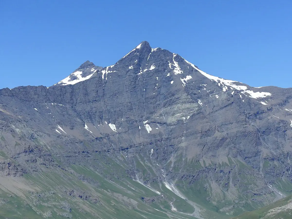 Aiguille de la Grande Sassière (3 747 m) : la plus haute randonnée de France