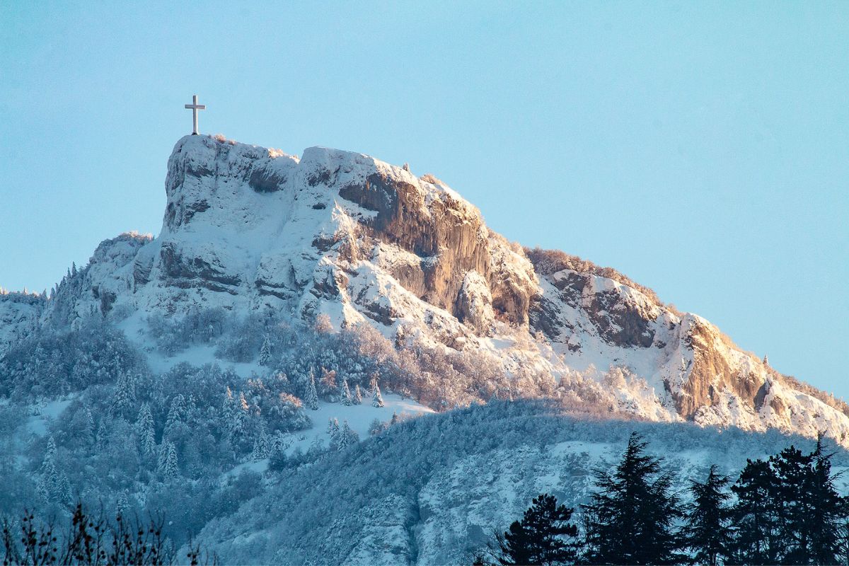 5 sommets faciles en France pour de grands panoramas : Alpes et Massif central
