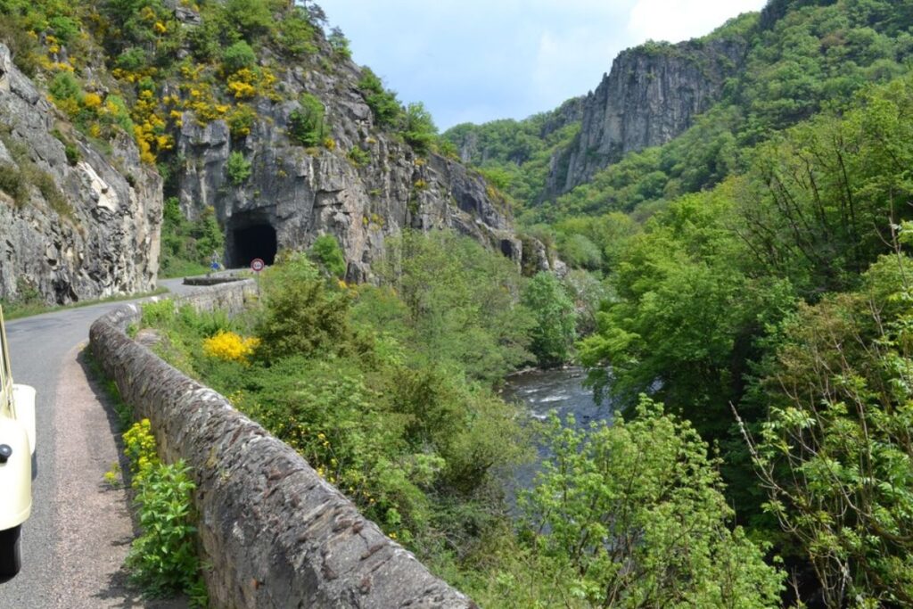 Méandre de Queuille dans les gorges de la Sioule, Puy-de-Dôme