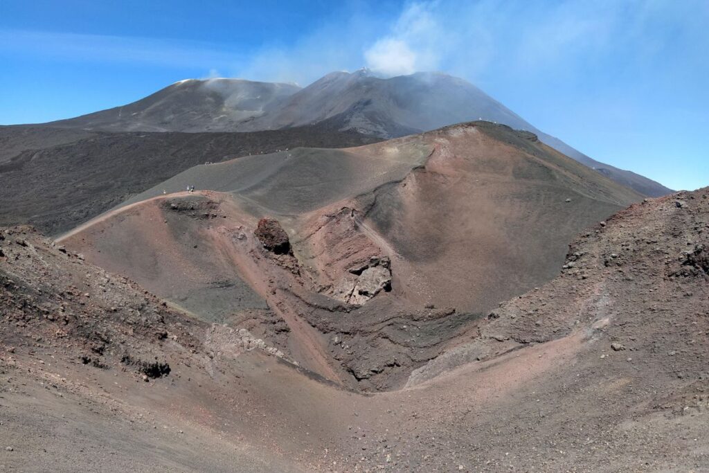 Téléphérique de l’Etna au-dessus des champs de lave, entre le refuge Sapienza et 2 500 m