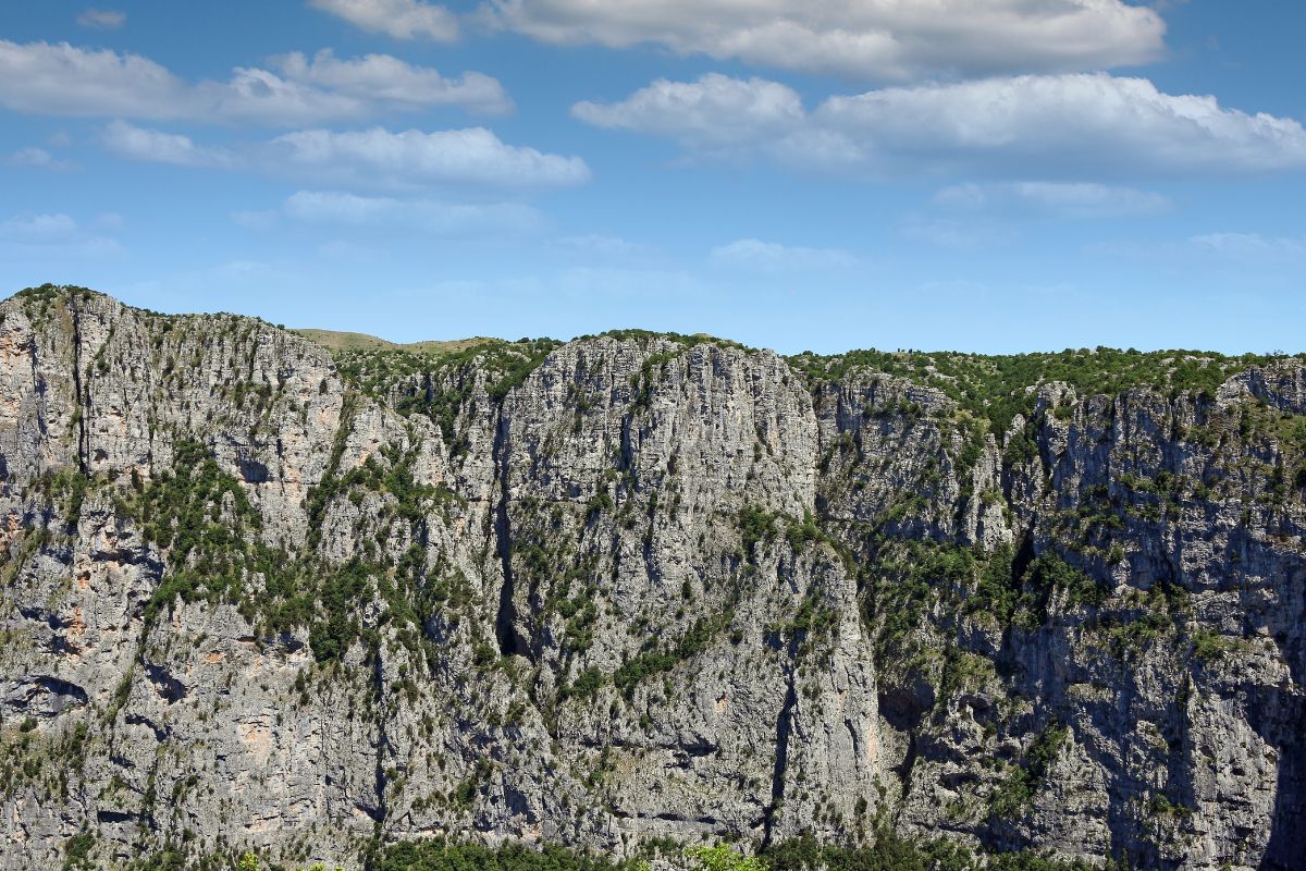 Gorges de Vikos en Grèce : itinéraire de randonnée en 3 jours dans le Zagori