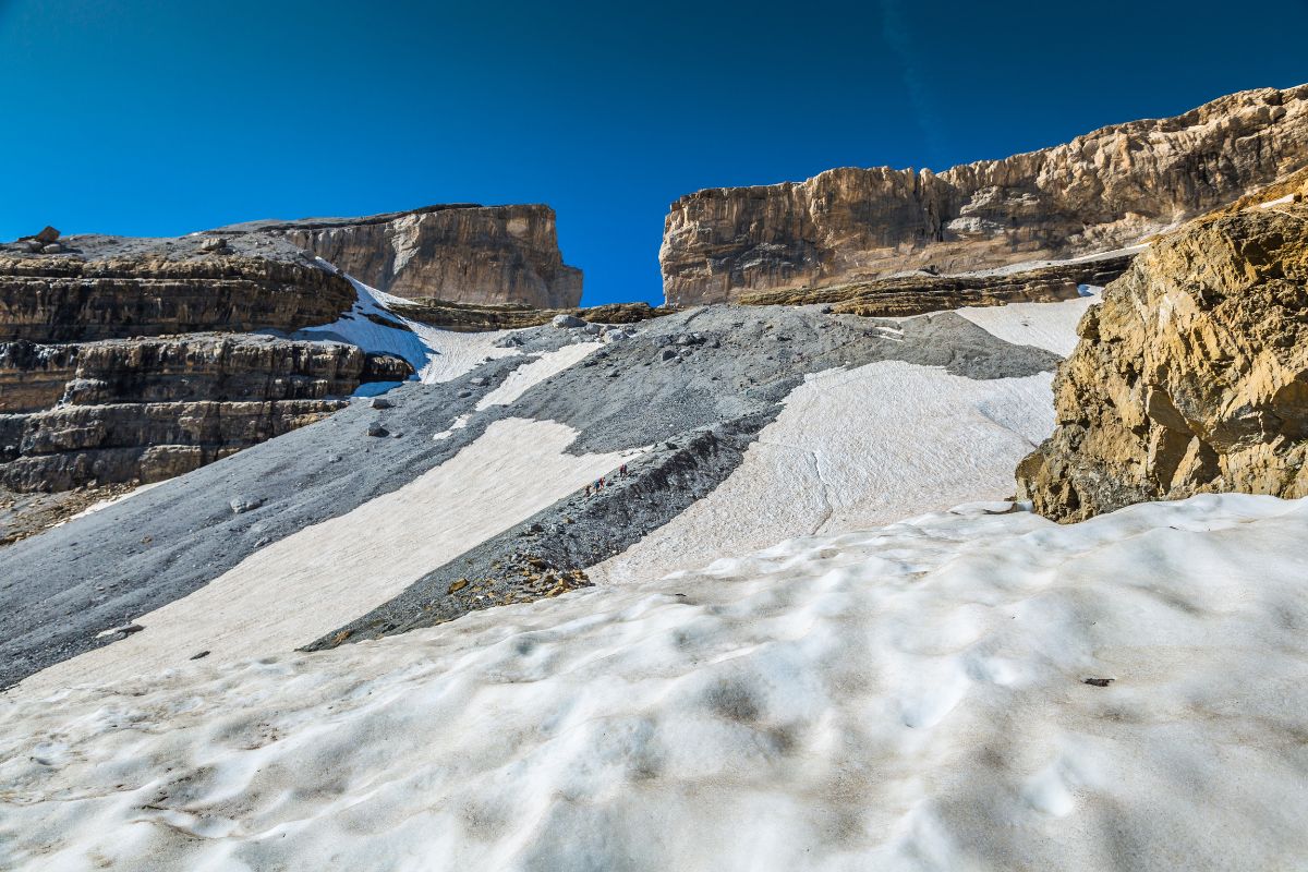 Randonnée à la Brèche de Roland depuis le col de Tentes : itinéraire et légende