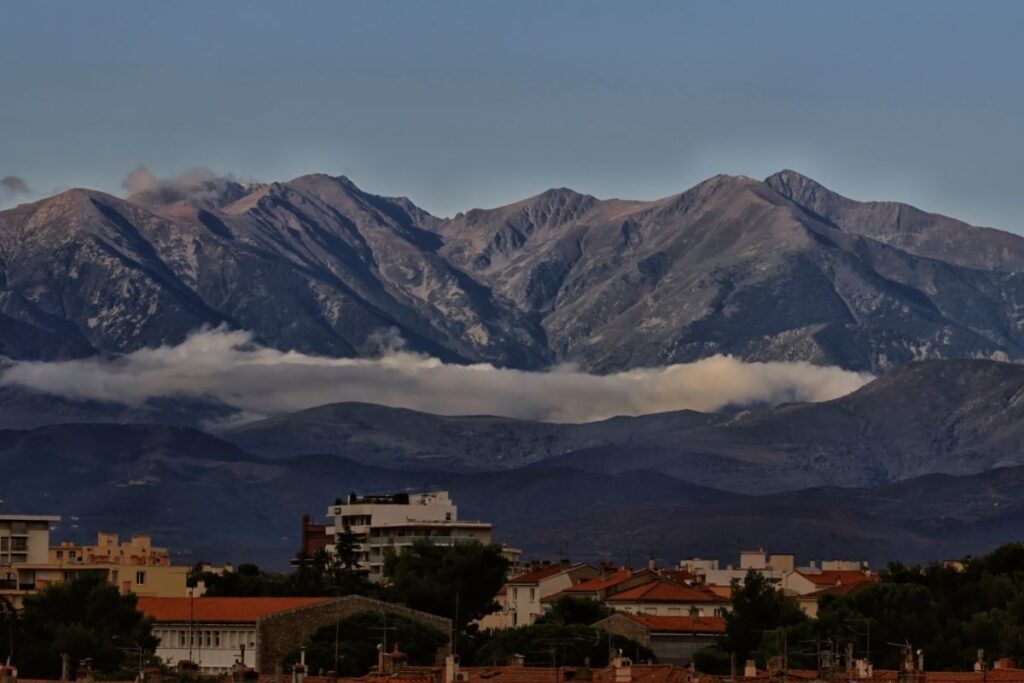 Panorama sur un paysage protégé labellisé Grand Site de France, entre montagne et littoral