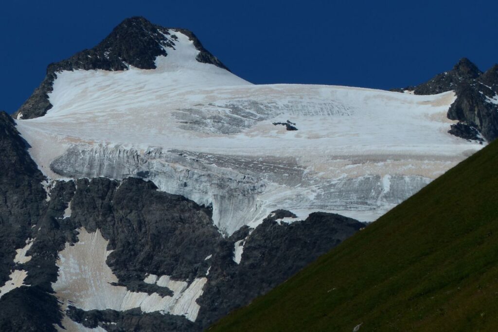 Glaciers du massif de la Vanoise vus depuis un sommet au-dessus de Pralognan-la-Vanoise