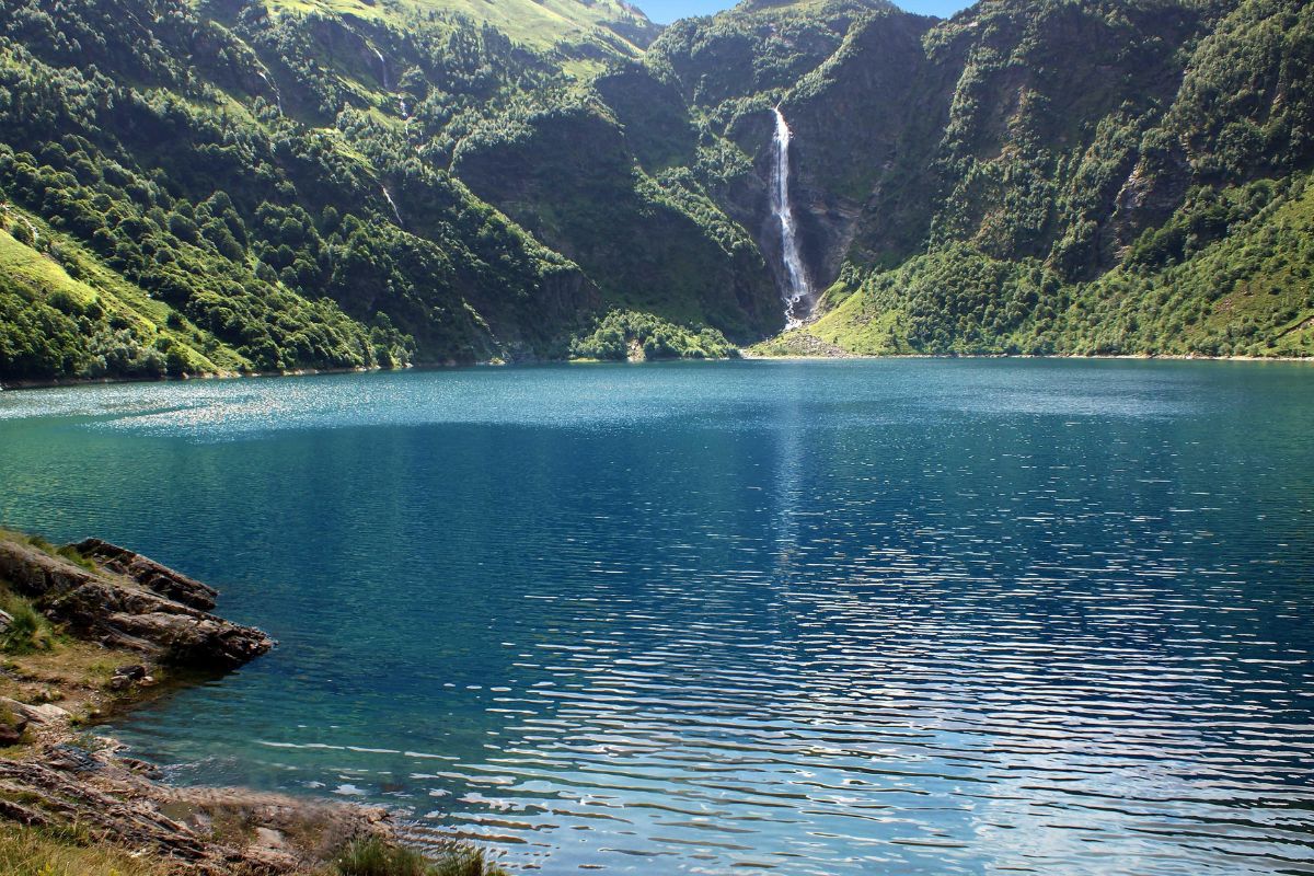 Randonnée au lac d’Oô (Pyrénées) : cascade, itinéraire et conseils