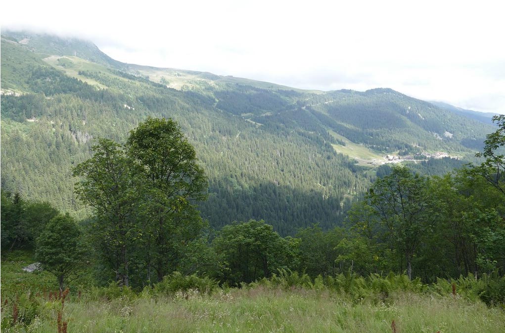 Tour de Belledonne : étapes, refuges et hébergements pour la traversée