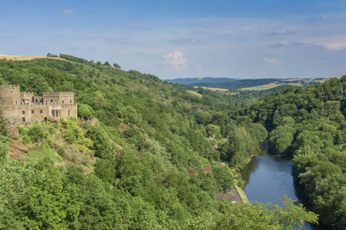 Méandre de Queuille : la randonnée au-dessus de la Sioule en Auvergne