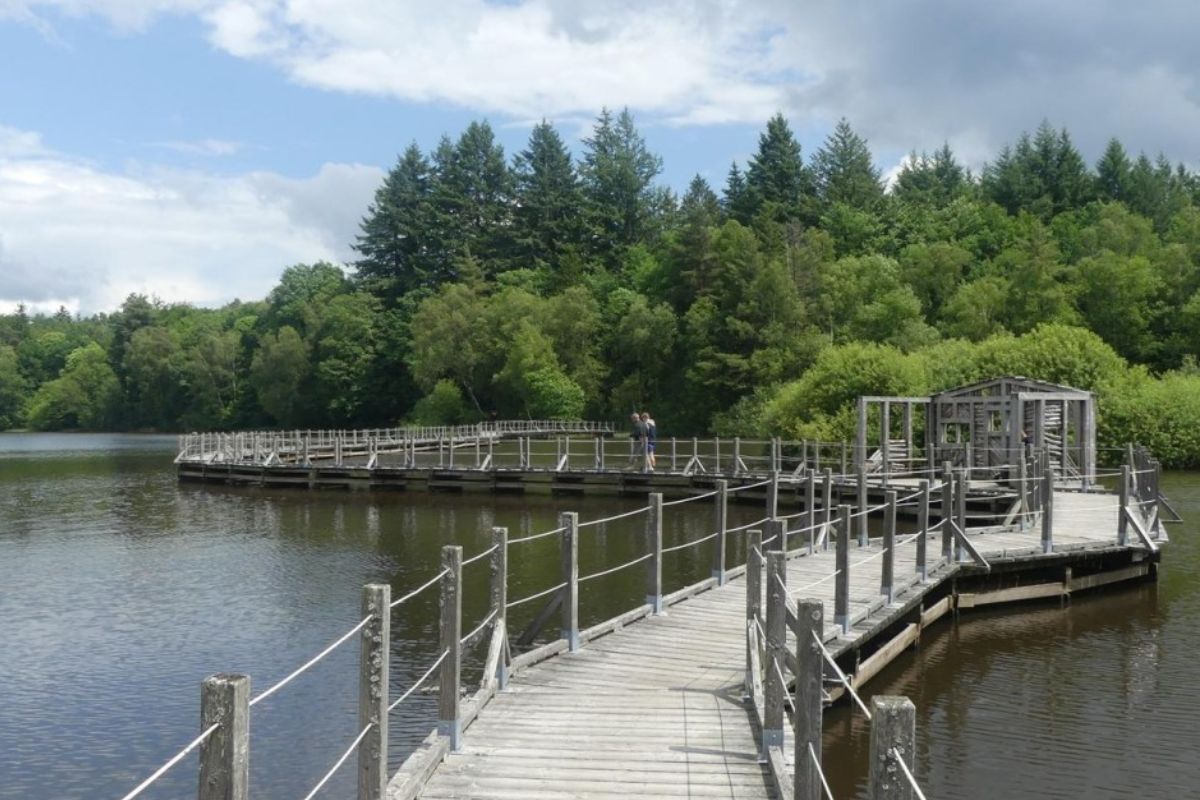 Tour du lac des Settons : randonnée familiale de 14 km dans le Morvan