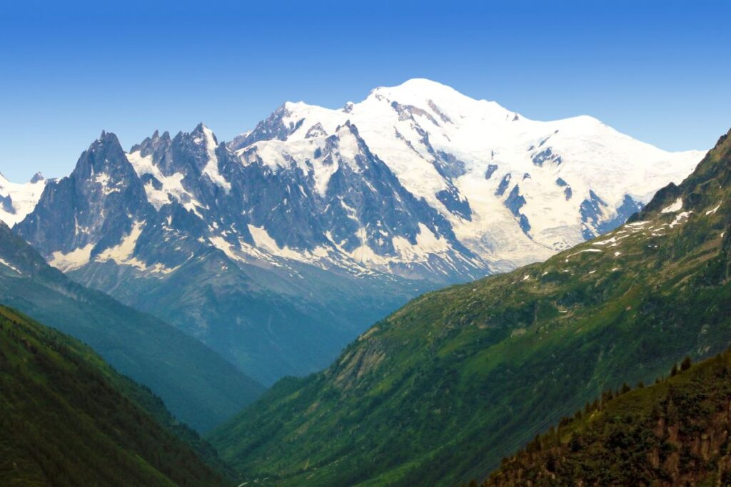 Versant du mont Pelat dominant le secteur du lac d’Allos dans le parc national du Mercantour